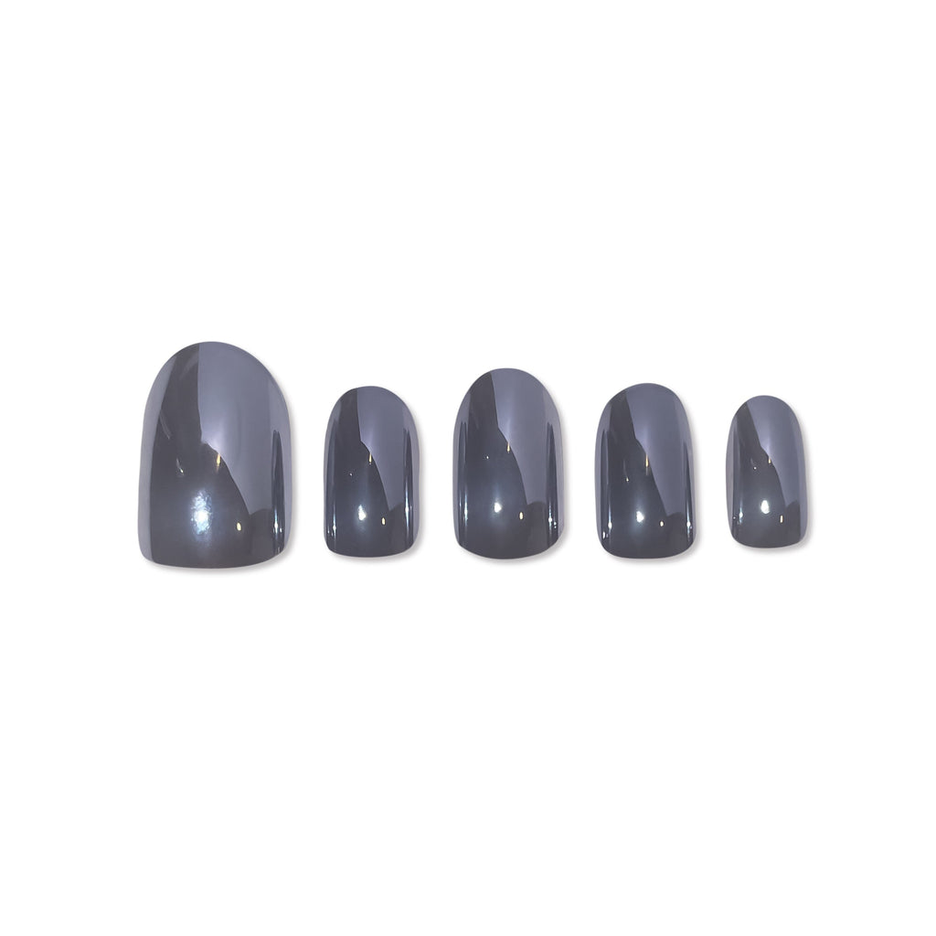 Press on nails in Big Glam Nation's Mini Magnetos against white background.